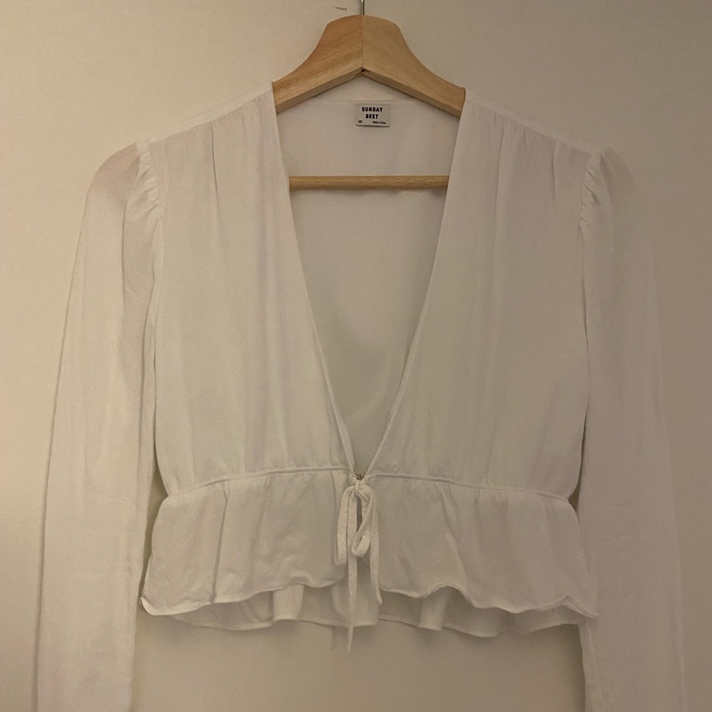 Aritzia Sunday best Tie front blouse
